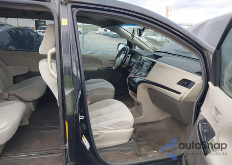 2012 Toyota Sienna Le 8 Passenger z USA, uszkodzony, nr VIN 5TDKA3DC1CS009352